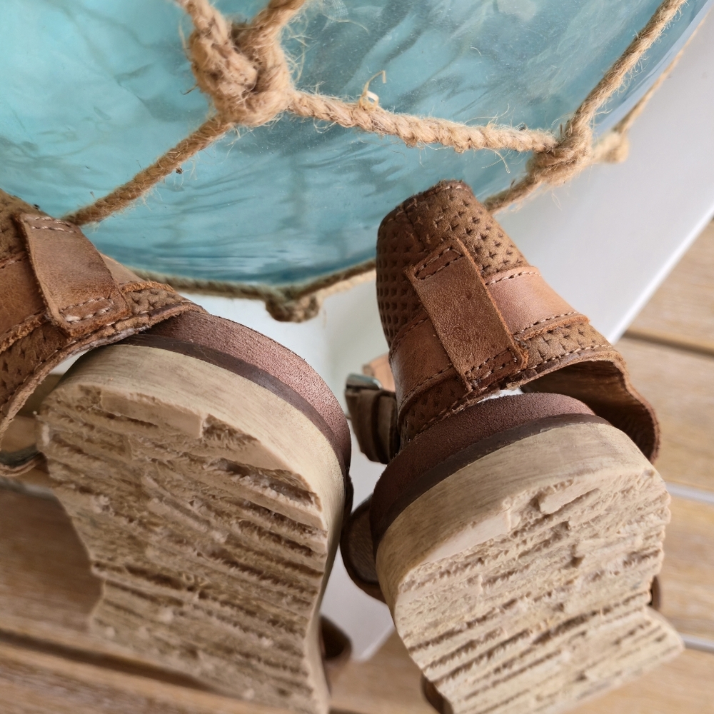 Miz Mooz Perforated Leather Sandals Strap Ankle Women 40 9 9.5 Casual Summer EUC - Picture 13 of 15